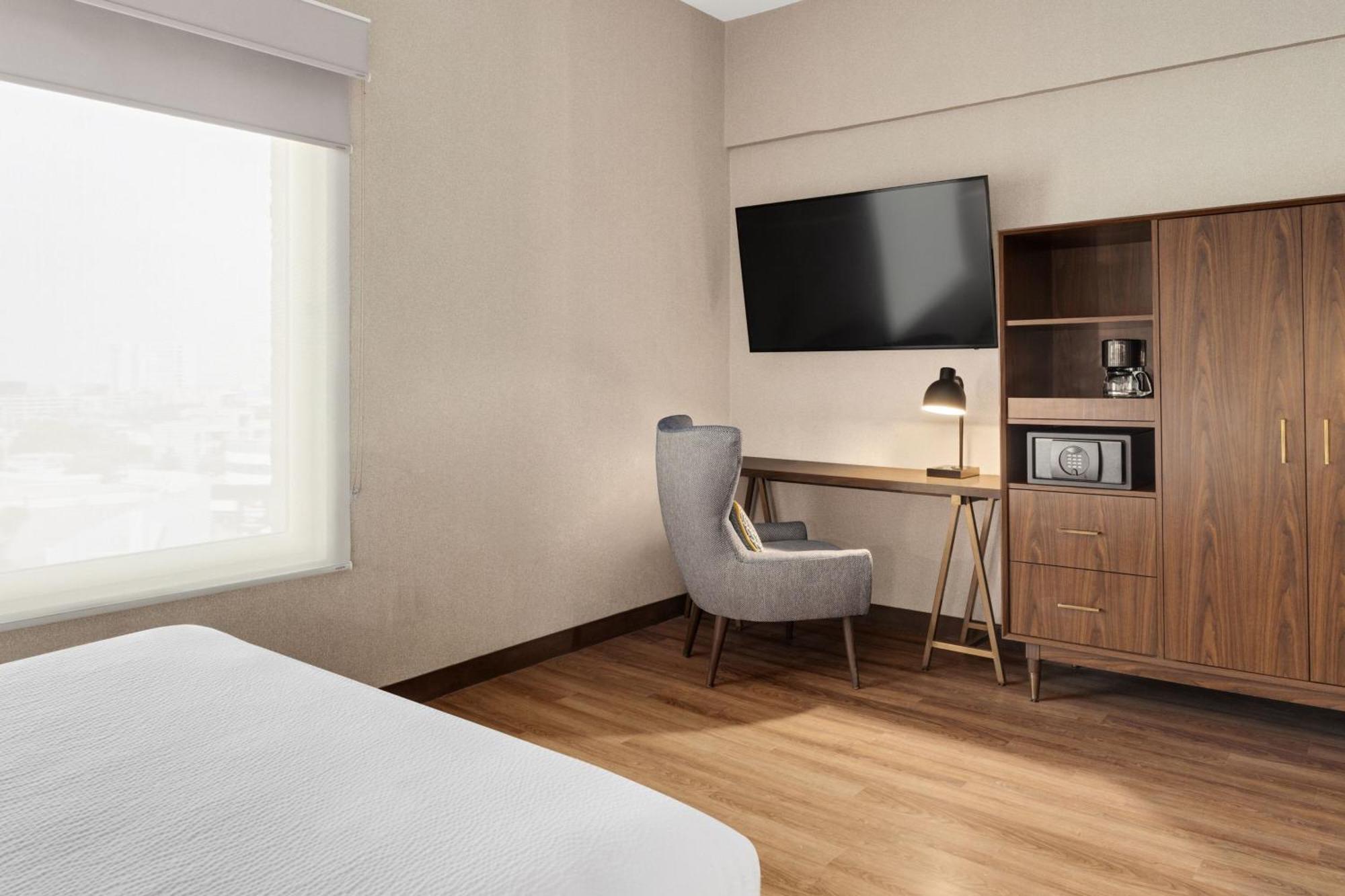 Four Points By Sheraton Galerias Монтеррей Экстерьер фото