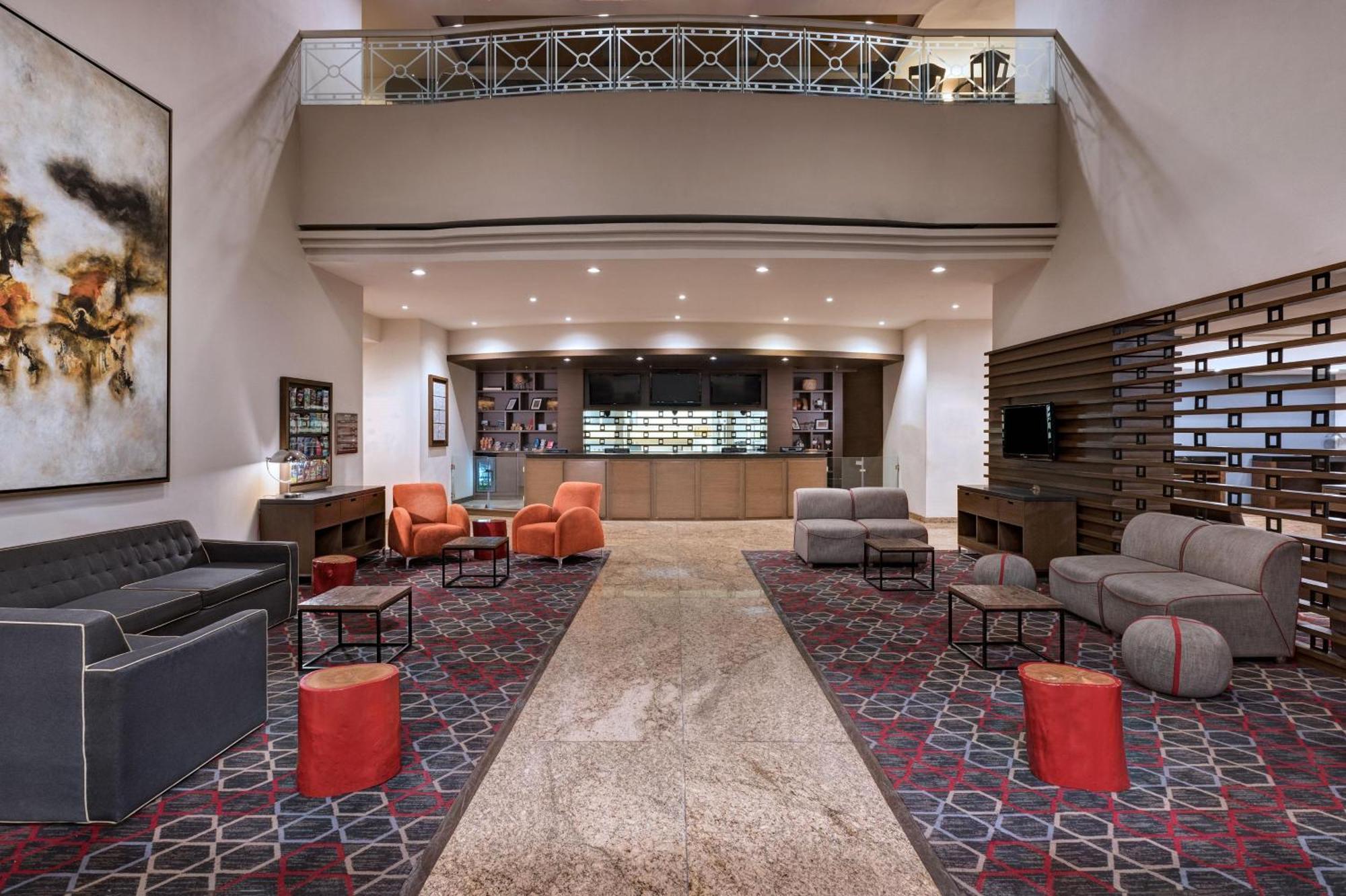 Four Points By Sheraton Galerias Монтеррей Экстерьер фото The lobby of the hotel